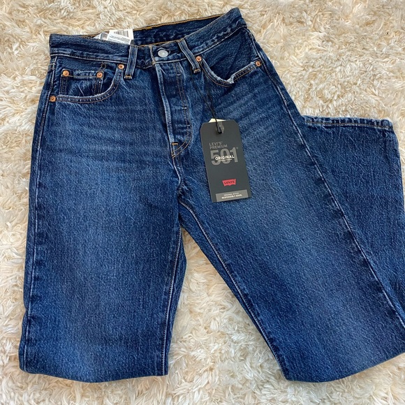 Levi 501 Jeans - Picture 1 of 7